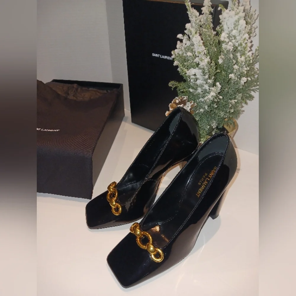 NWT Saint Laurent - Vernice Grupy Black Patent Leather Pumps